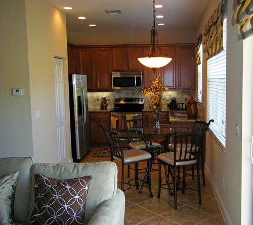 breakfast nook looking from family room towards kitchen