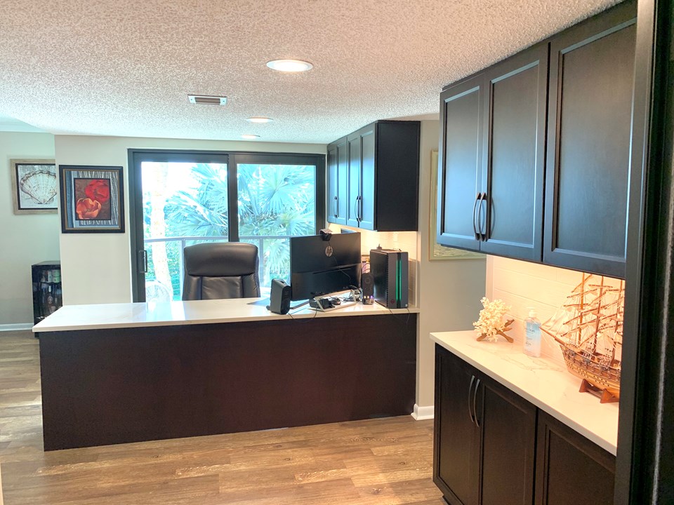 foyer entry with sliding doors to side balcony