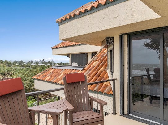 top floor balcony