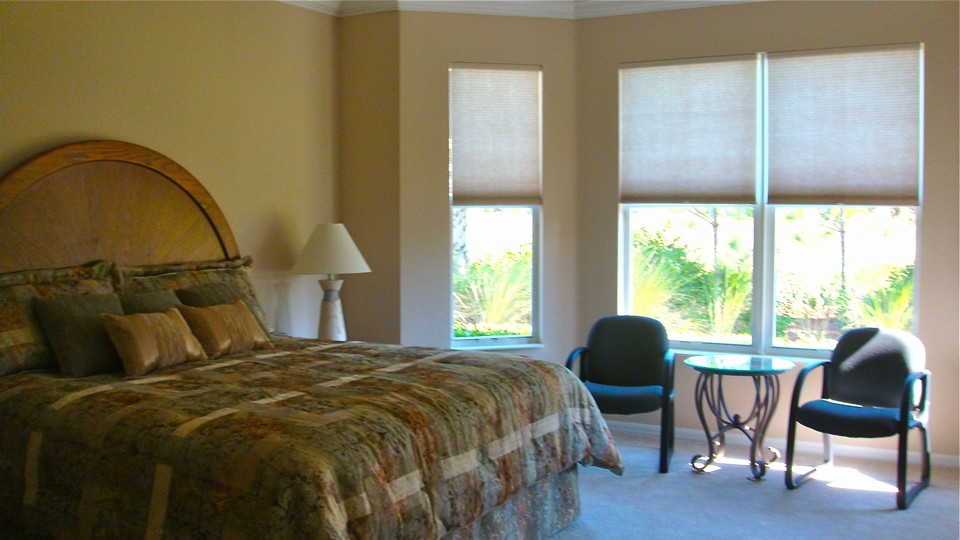 master bedroom, tray ceiling and crown molding