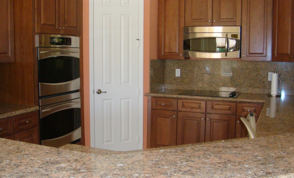 double oven, cook top, snack counter