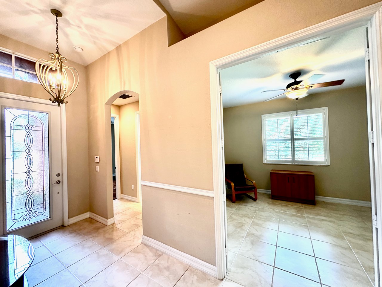 foyer/double doors to flex room