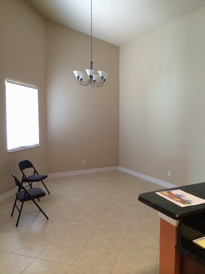 dining area off kitchen