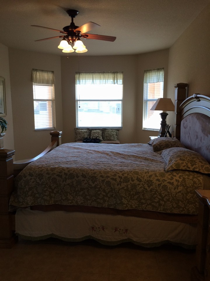 master bedroom with baywindow