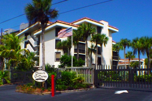 entrance to treasure cove dunes