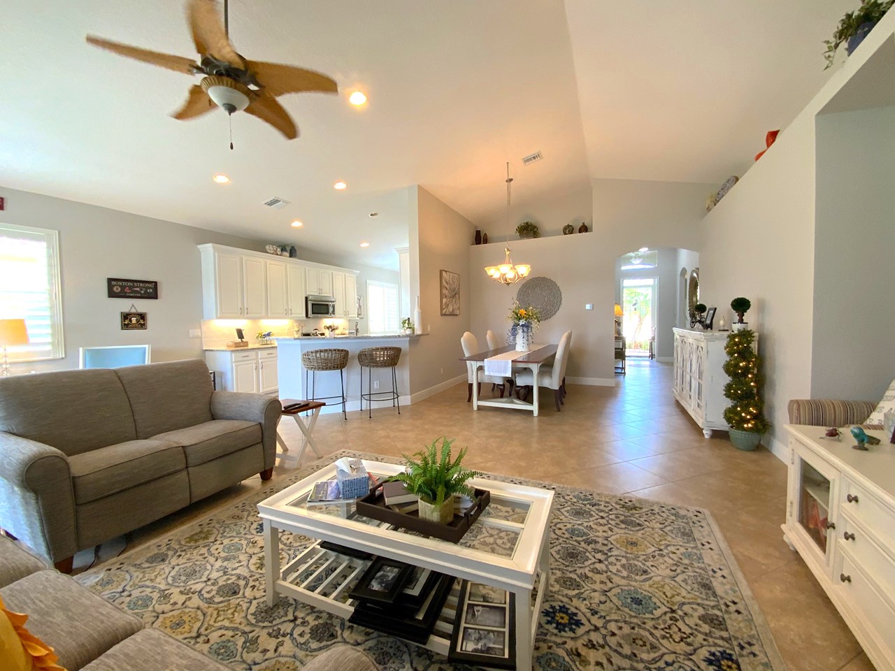 great room, dining area, kitchen