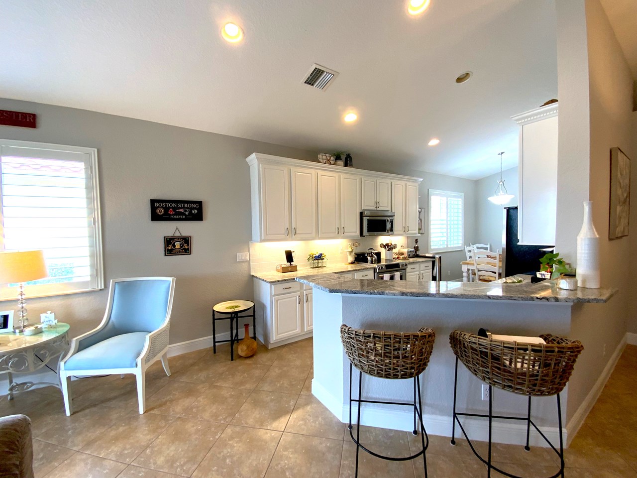 kitchen, under cabinet lighting