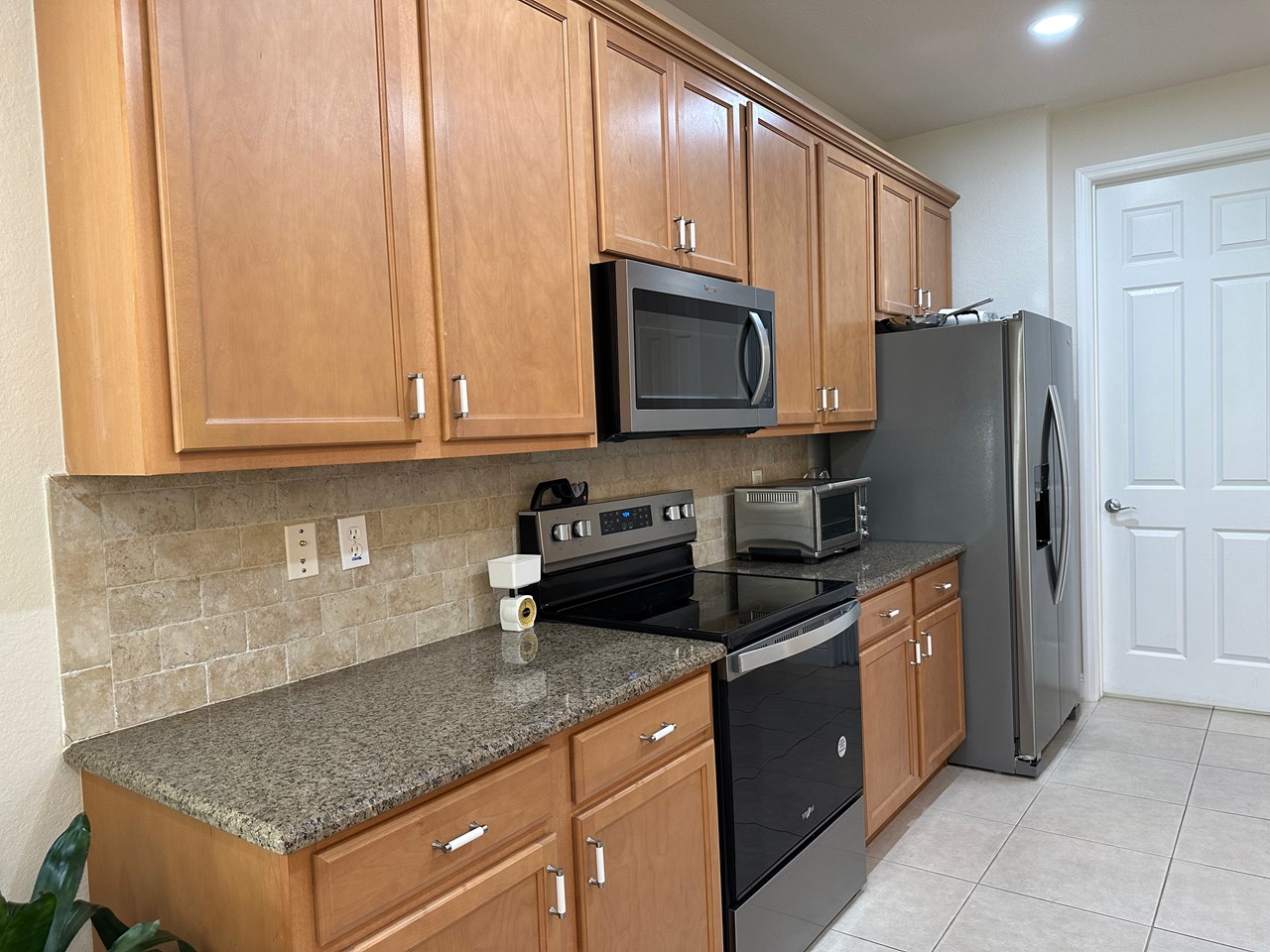 tile backsplash in kitchen