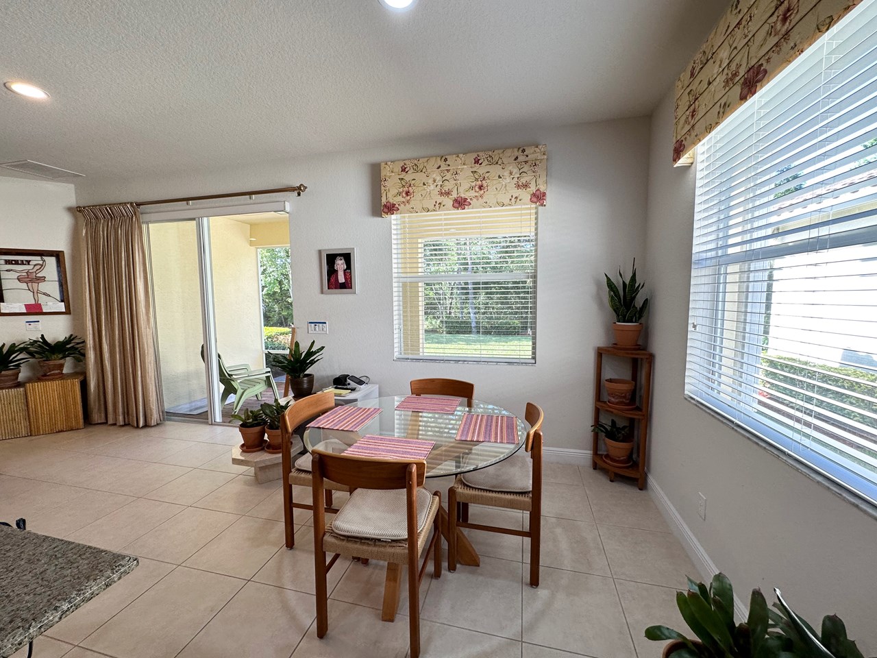 breakfast area