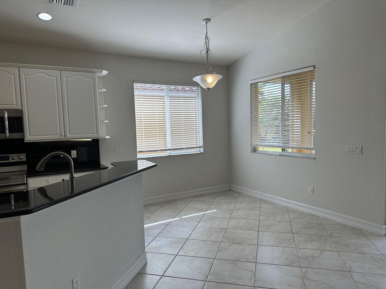 snack counter & breakfast area
