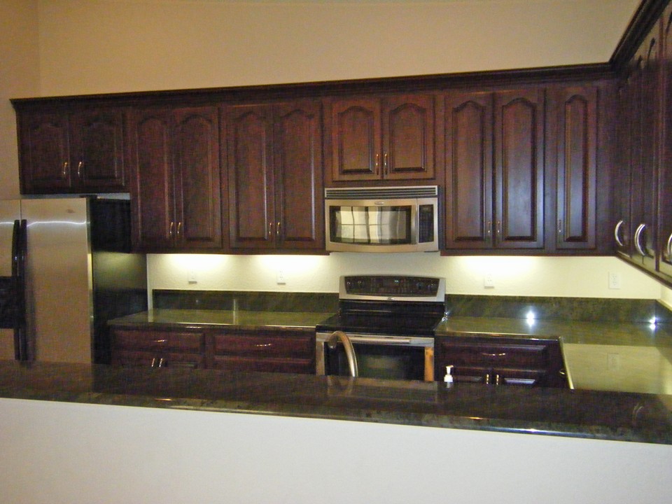 kitchen,42 cherry cabinets,crown molding, under mount lights,