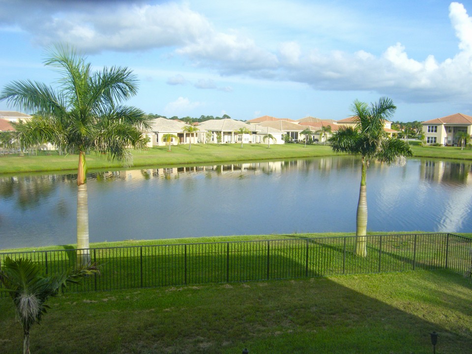 premium lake view with fenced yard