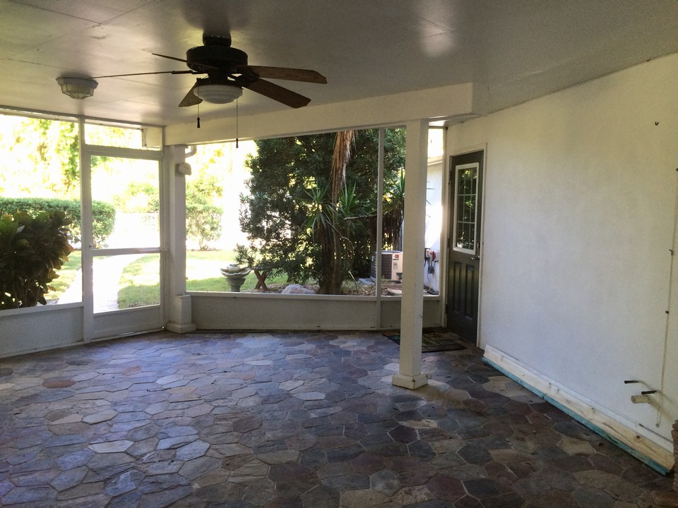screened covered patio