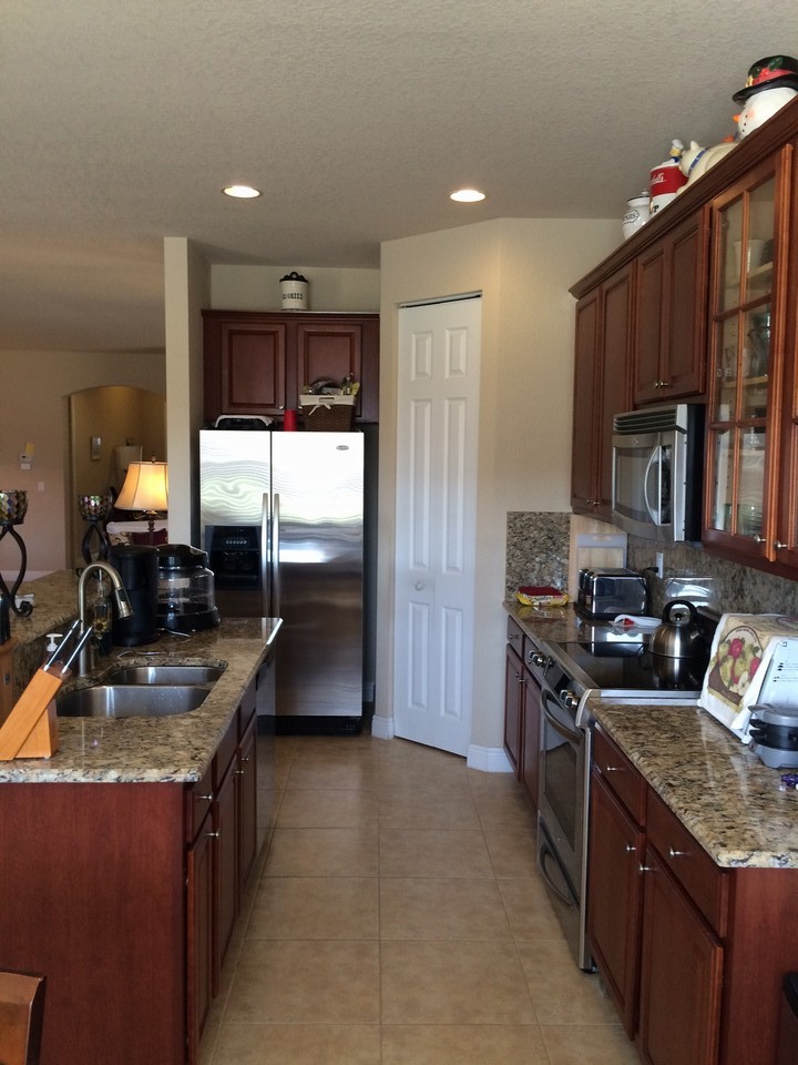 kitchen, ss appliances, granite counters with full backsplash