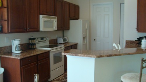 kichen, granite counters, 42 upper cabients, snack counter