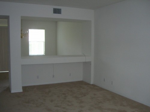 living room looking to family room