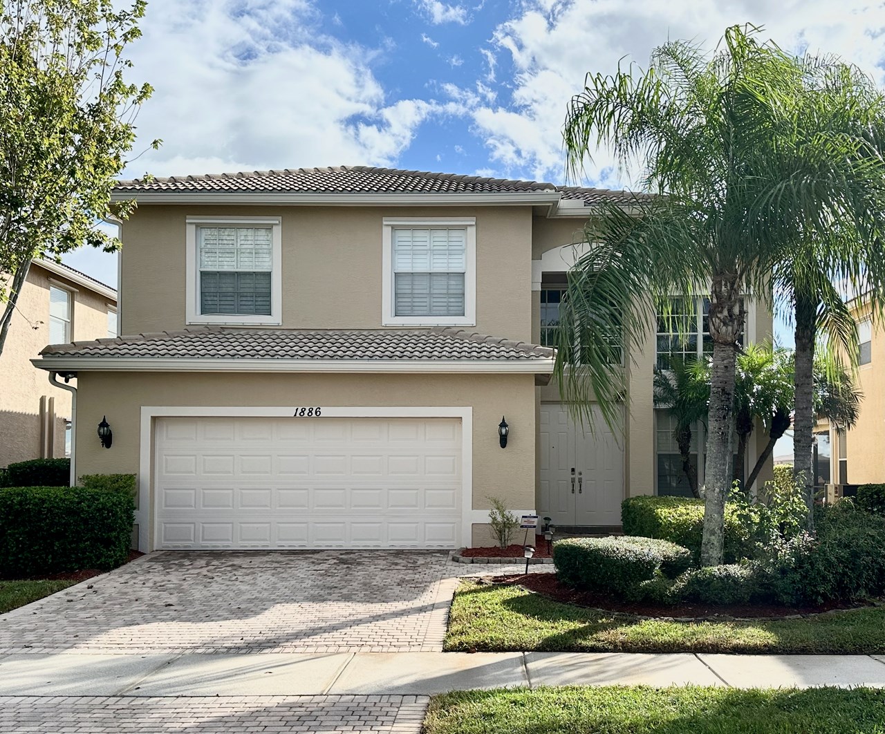 1886 Grey Falcon Cir SW 