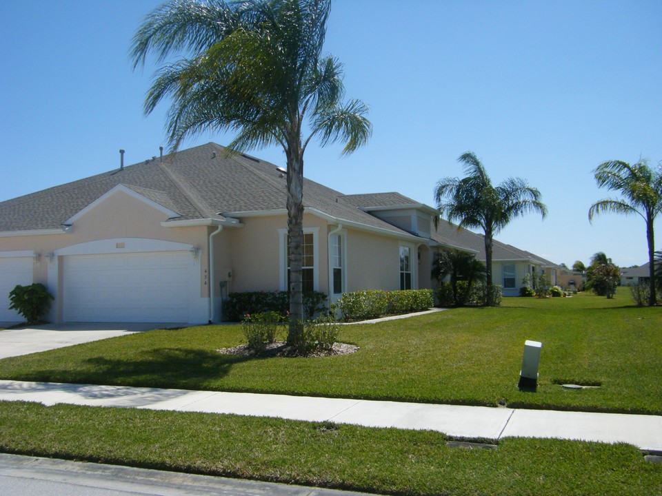 front entrance, 2 car garage
