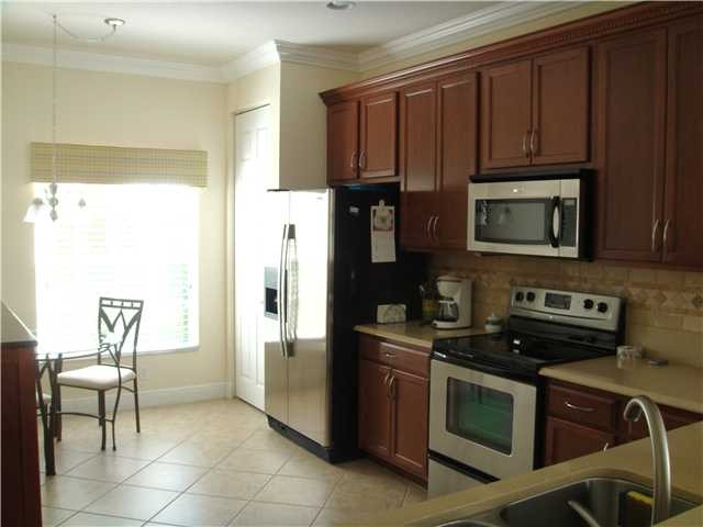 breakfast area, 42