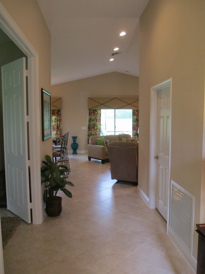 foyer leading to greatroom