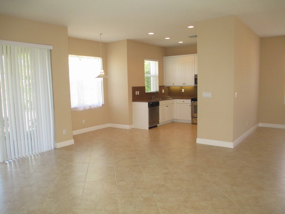 breakfast nook-family room