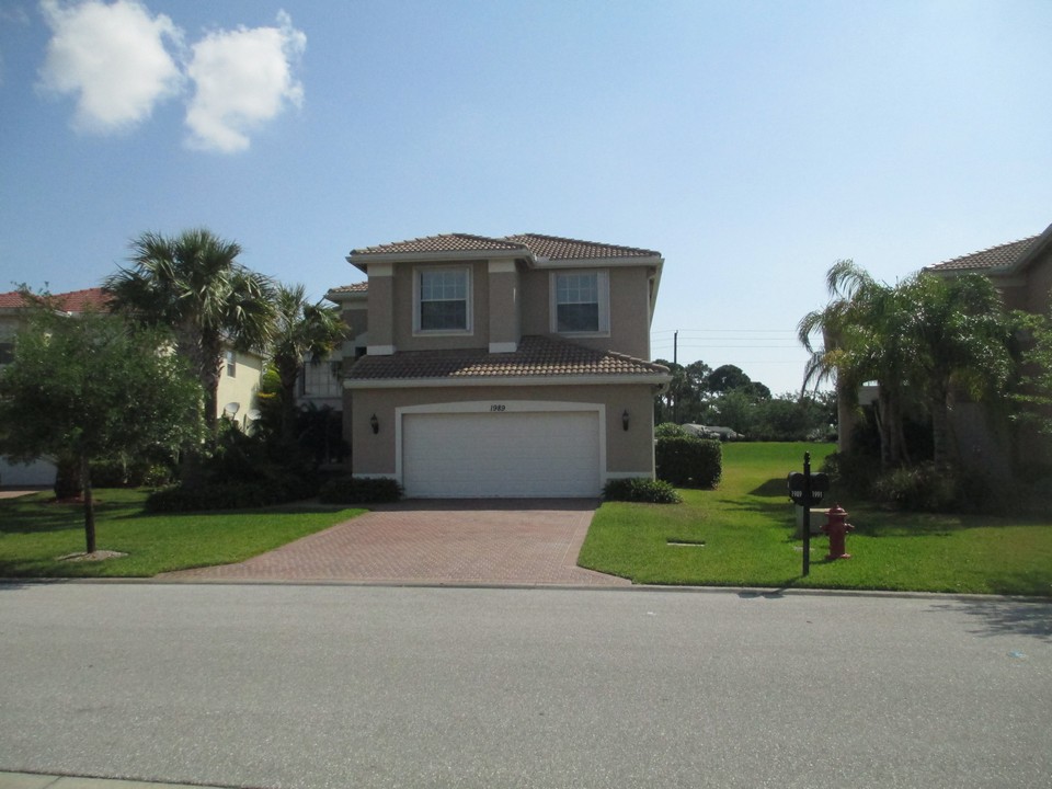 paver driveway-wide 2 car garage