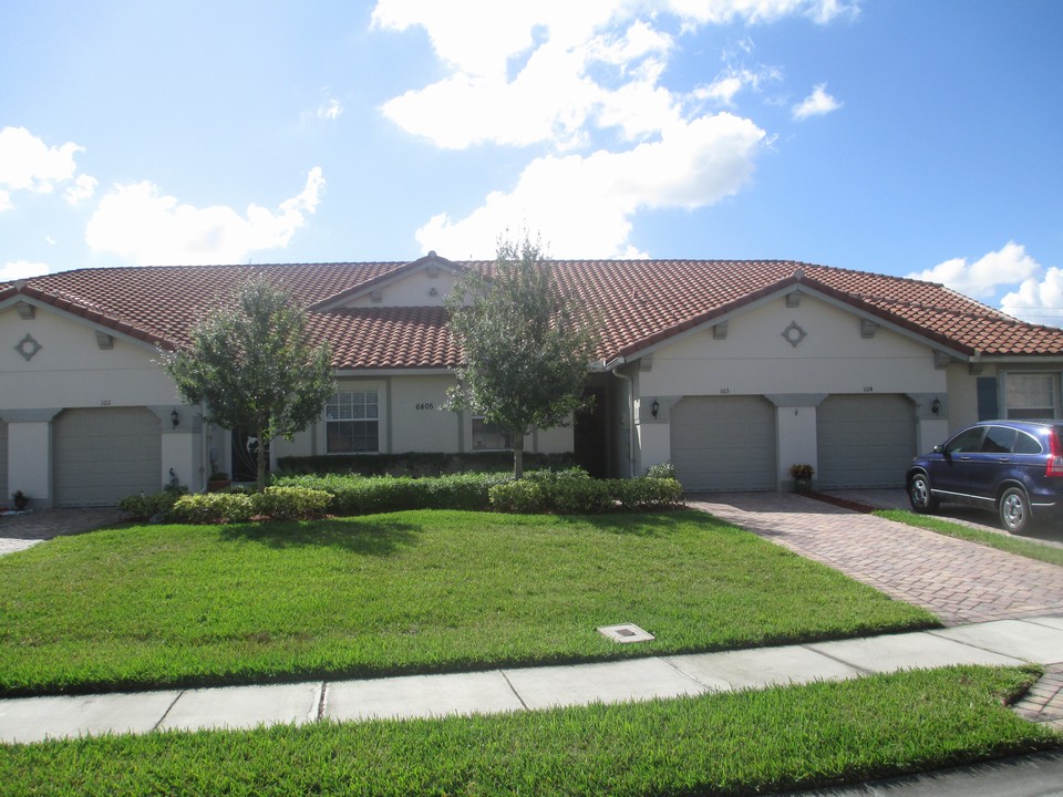front view of villa