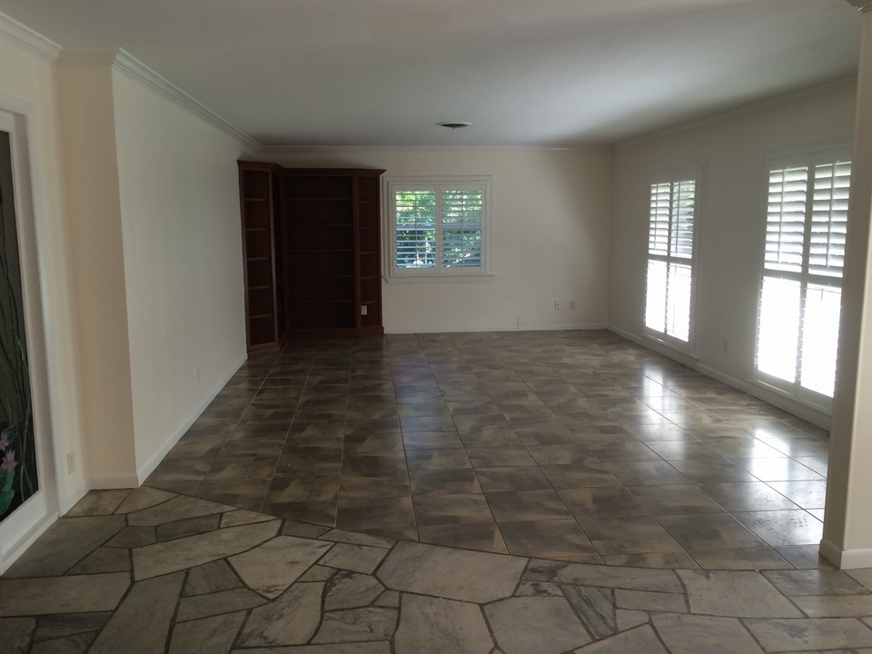 living room, built in book shelf