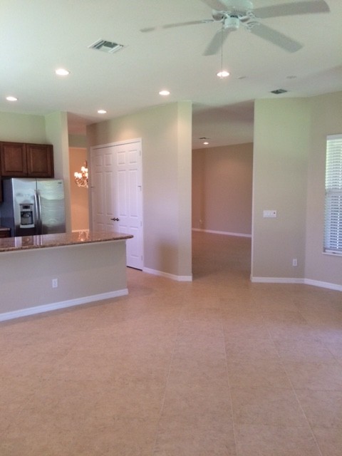 breakfast nook, large island in kitchen