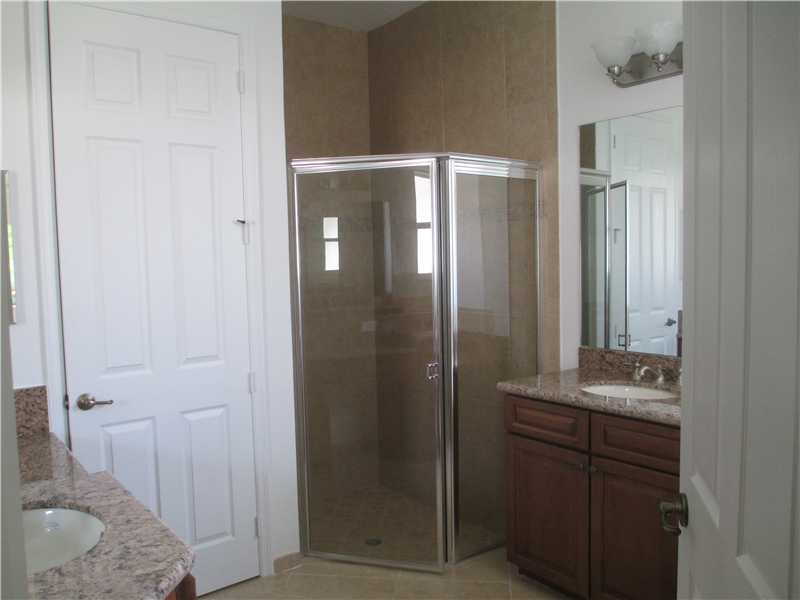 separate shower in master bathroom, his/her sinks