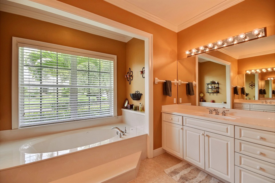 master bath with roman tub