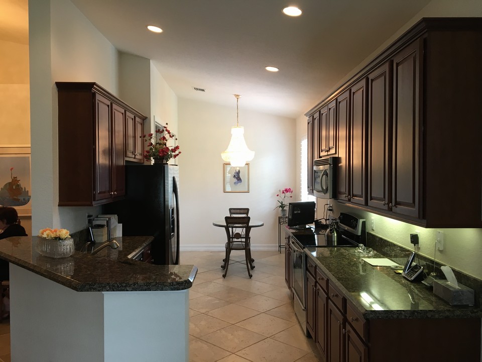 eat in kitchen
