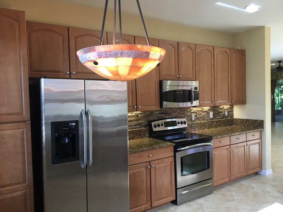 ss appliances-loads of cabinets