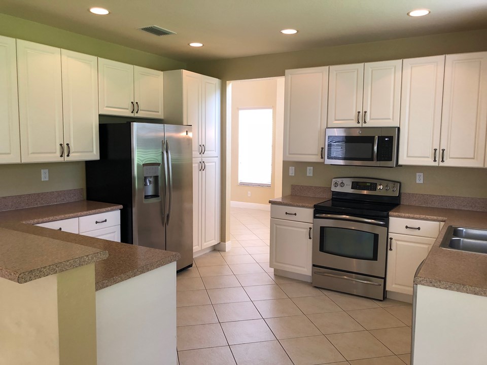 kitchen with ss appliances