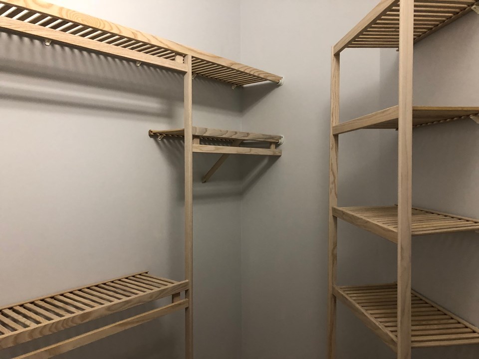 custom walk in closets