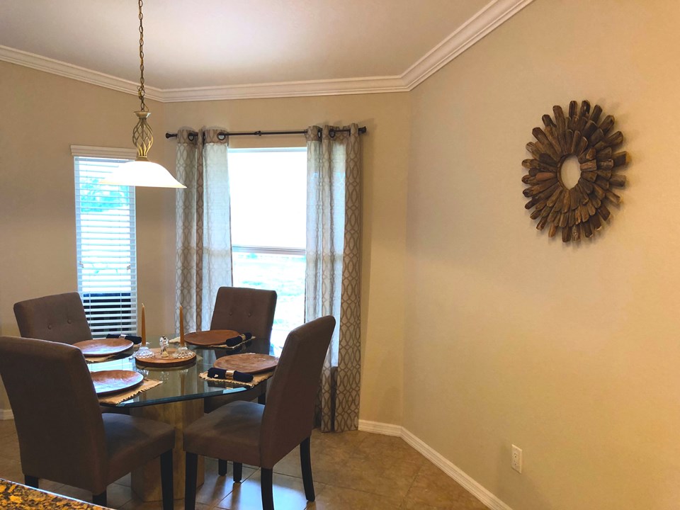 breakfast nook-cafe