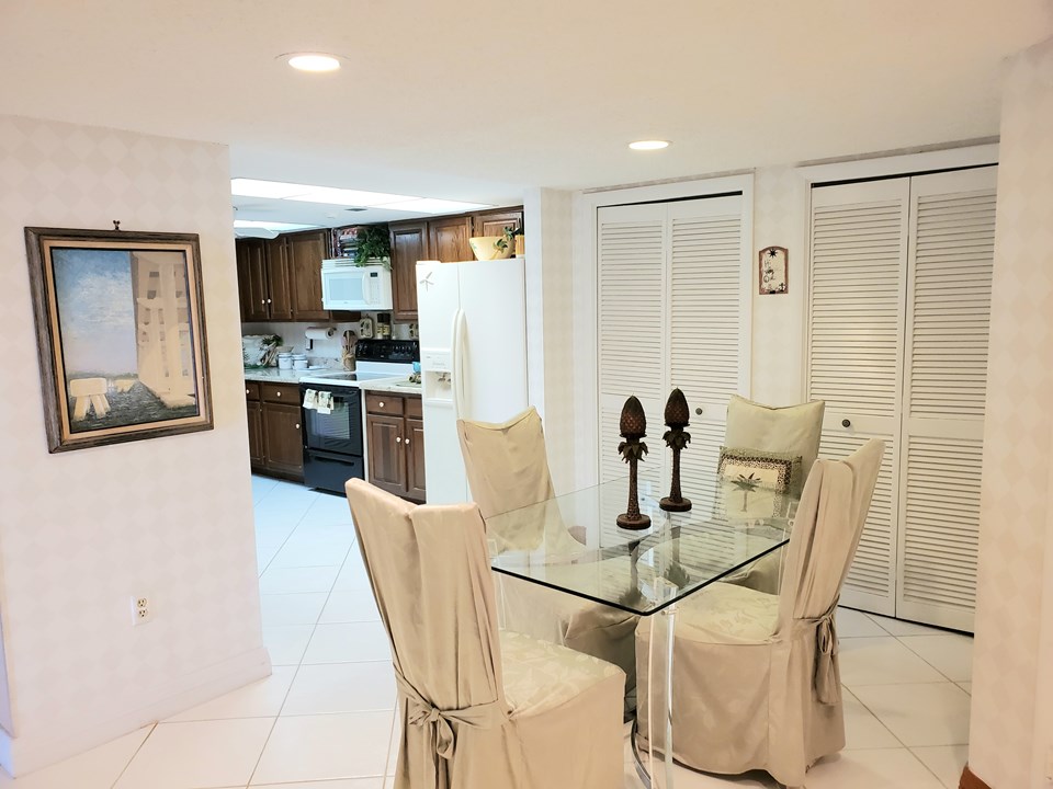 breakfast area