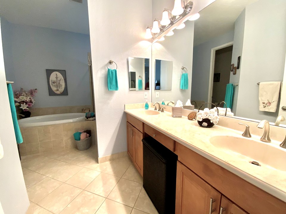 master bath - 2 sinks