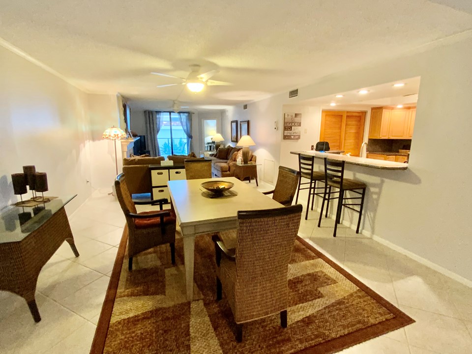 dining room - snack counter