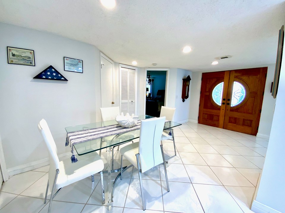 foyer entrance - breakfast area
