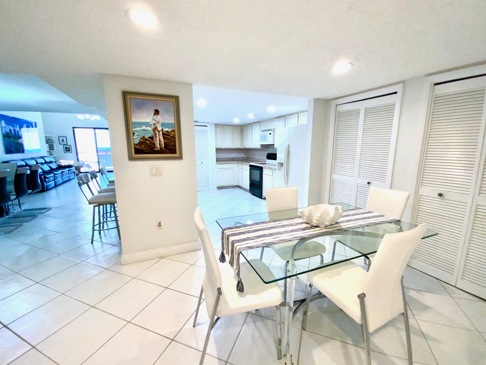 breakfast area