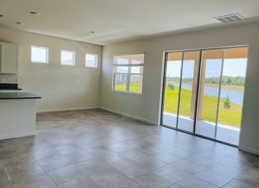 breakfast/dining area