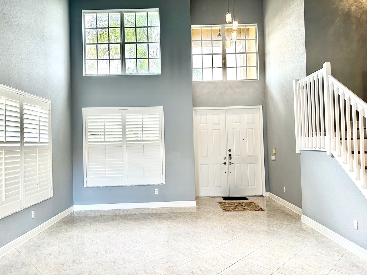 foyer entry-tile inlay-living room
