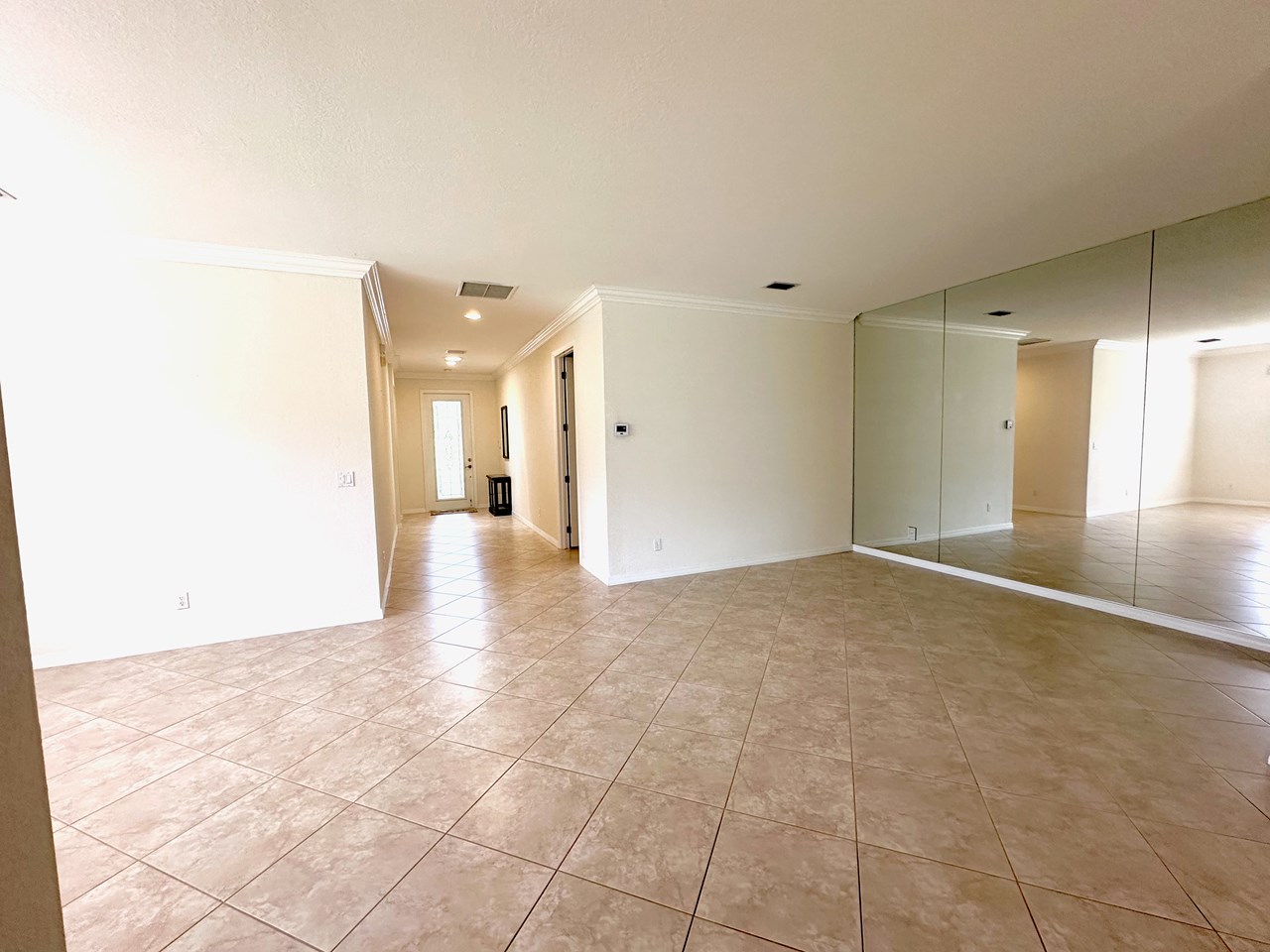 living area - crown molding
