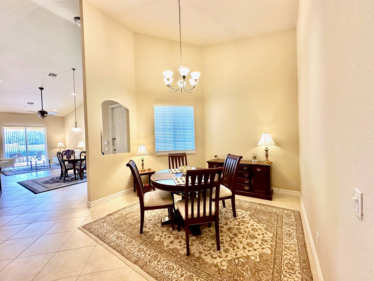 breakfast area
