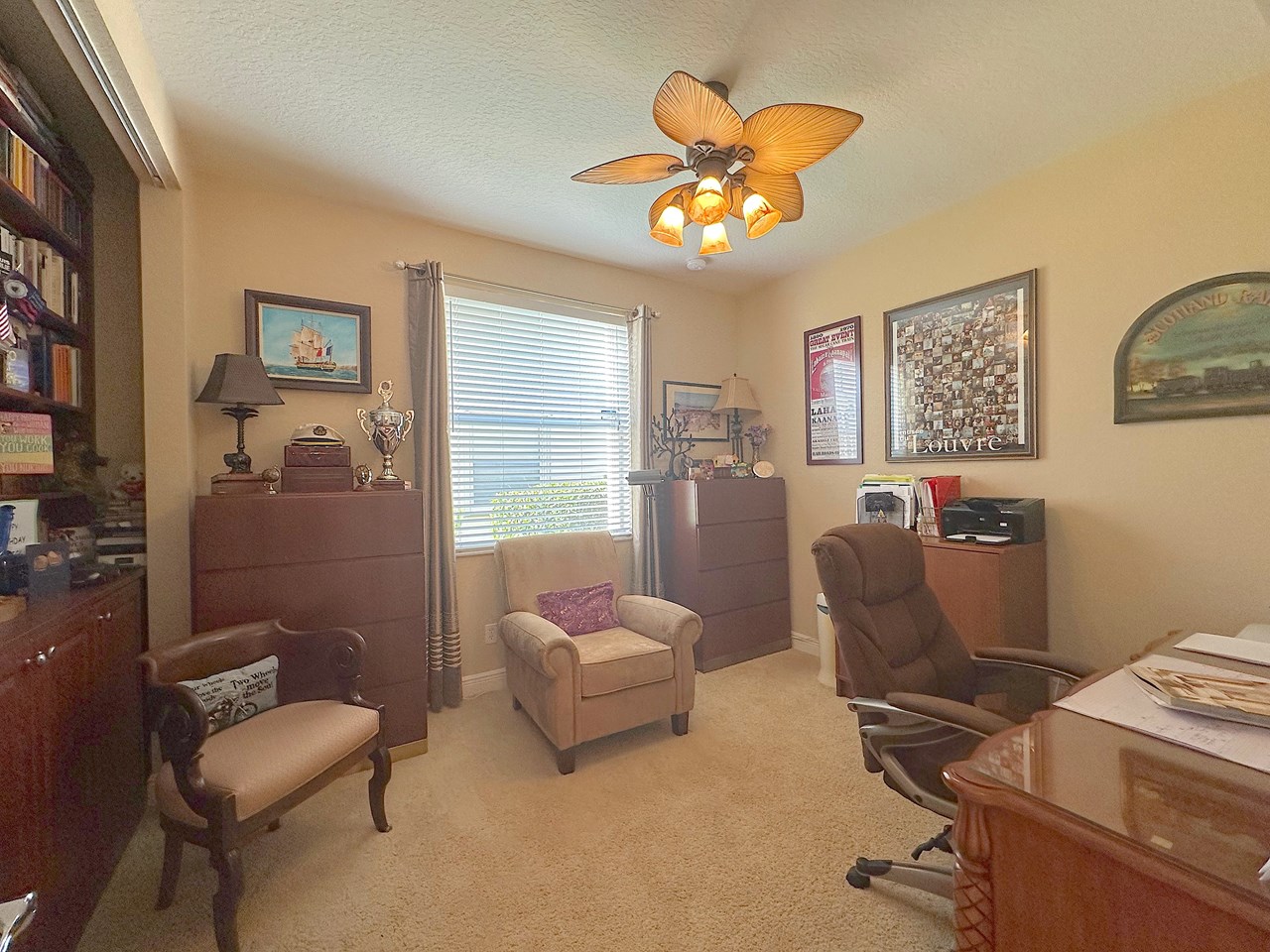 1st floor guest bedroom/office