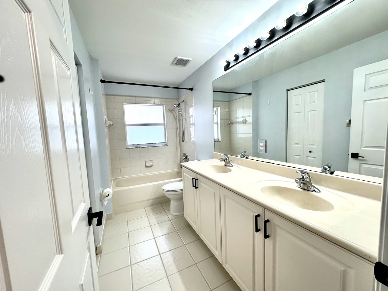 2nd. full bath with double sinks