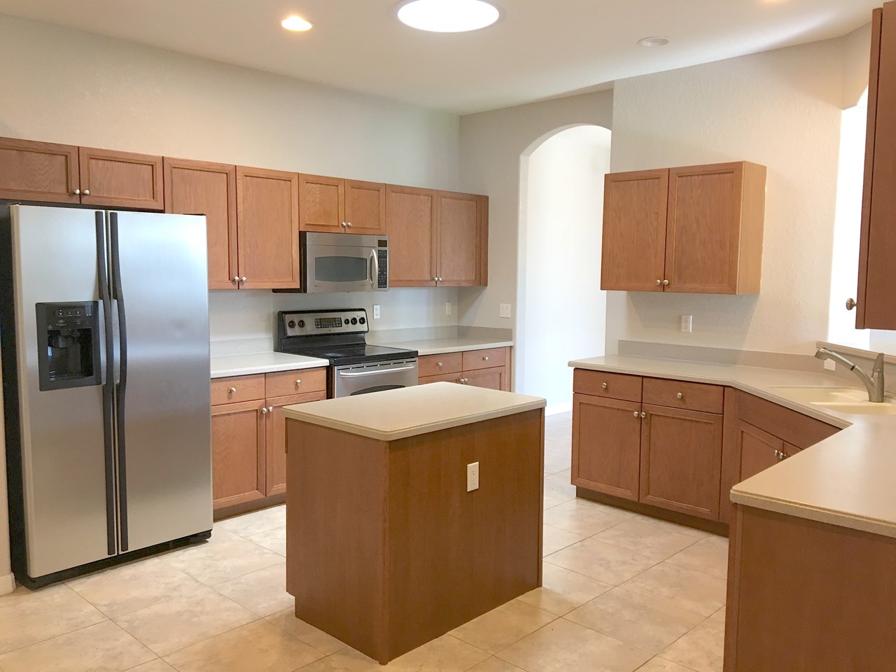 kitchen-ss appliances-island