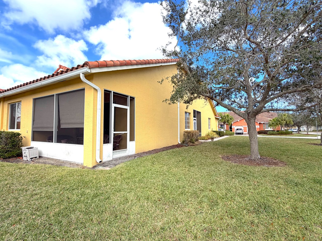 covered screened porch