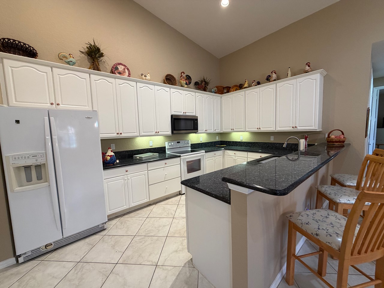 wow! look at this kitchen